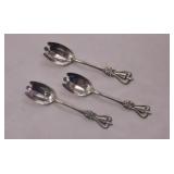 Towle sterling silver Old Colonial pierced serving