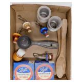 Vintage metal ice cream scoop - Wooden salad