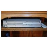 Emerson VCR DVD player w/ remote, model EWD2204