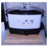 West Bend non-stick slow cooker w/ glass lid -