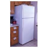 Crosley Conservator refrigerator w/ top freezer,