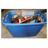 Storage tote w/ lid full of Christmas home dï¿½cor