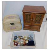 2 velvet lined jewelry boxes - Costume jewelry