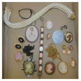 Vintage cameo jewelry - Willow Tree pendant