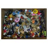 Costume jewelry: Brooch pins - Earrings - Watches