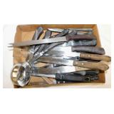 Flat of kitchen knives - Soup ladle