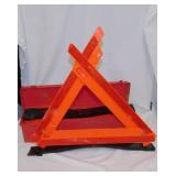 Roadside emergency triangle reflector set