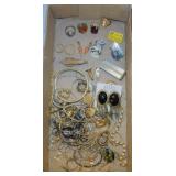 Costume jewelry: Rings - Earrings - Necklaces -