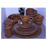 30 pcs. Monmouth Pottery light brown stoneware