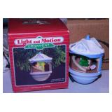 Christmas tree ornaments & dï¿½cor