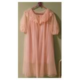 Vintage ladies nightgowns w/ matching robes -