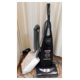 Panasonic upright vacuum w/ power cord retractor,