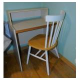 Small modern desk & chair, 29' x 24'