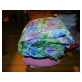 Vintage full size fitted & flat bed sheets -