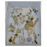 Rhinestone pin - Gold tone jewelry & more