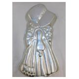 2 Wilton cake pans: 1975 Holly Hobbie -