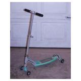 Fusion Electron folding 4 wheel hand scooter