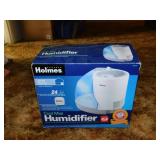 New Holmes cool mist small room humidifier in box