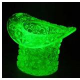 Large Fenton Vaseline glass Daisy & Button top