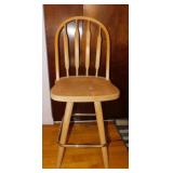 Oak arrow back bar stool chair w/ foot bar