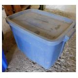 Rubbermaid Roughneck storage tote