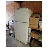 GE 18.2 cu. ft. no frost refrigerator freezer,