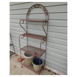 Metal mesh 4 shelf baker