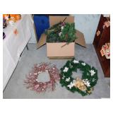 Christmas greenery dï¿½cor