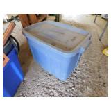 Rubbermaid Roughneck storage tote