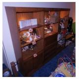 Nice Broyhill lighted 3 piece bookcase display