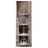 Metal & rattan corner metal shelf, folds up, 23"