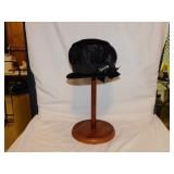 6 ladies dress hats - Hat stand