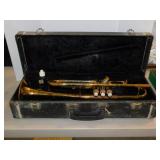 Thor student trumpet w/ 2 mouth pieces in velvet