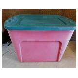 Storage tote w/ lid