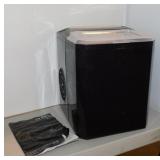Tabletop ice maker w/ manual