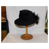 6 ladies black mourning hats - Hat stand