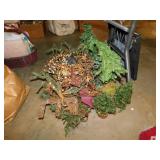 Christmas greenery: Trees - Reindeer - Primitive