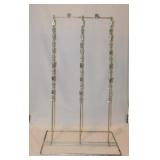 Metal retail store display stand w/ clips -