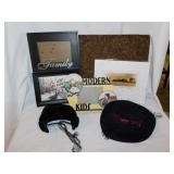 Ladies hats - Photo frames - Corkboard, 17" x 12"