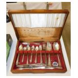 Wm. Rogers vintage flatware set in wooden