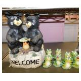 Garden yard art statues: Welcome bears, 12' tall