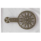 Wilton Hearts & Thistle cast iron trivet, 7.25" x