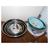 Stainless steel nesting mixing bowls - Laundry