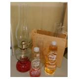 2 vintage oil lamps - 4 glass shades - Lamp oil