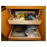 Kitchen utensils: Knives - Scissors - Timers -