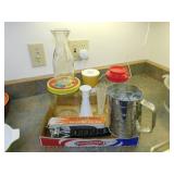 Vintage kitchen items: Anchor Hocking grip lock