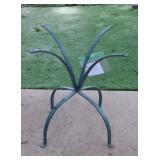 vintage metl 3 legged base patio bable w/ wood
