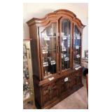 1977 Drexel lighted china hutch cabinet, 58" x