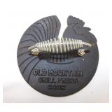 Old Mountain chicken shaped cast iron grill