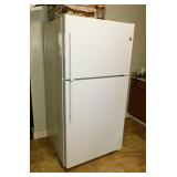 GE refrigerator w/ top freezer, no contents,